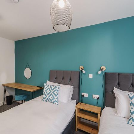 Deluxe Studio Apartments Derby Bagian luar foto