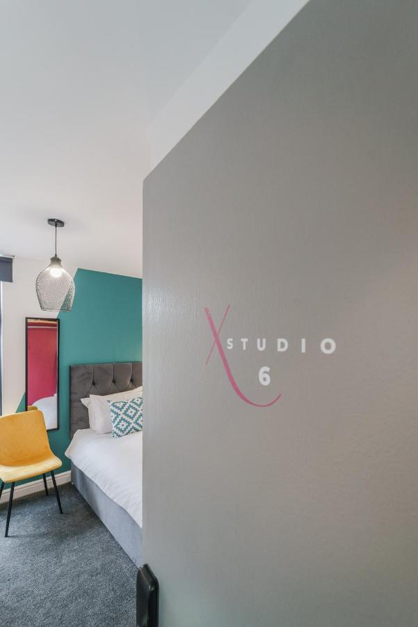 Deluxe Studio Apartments Derby Bagian luar foto