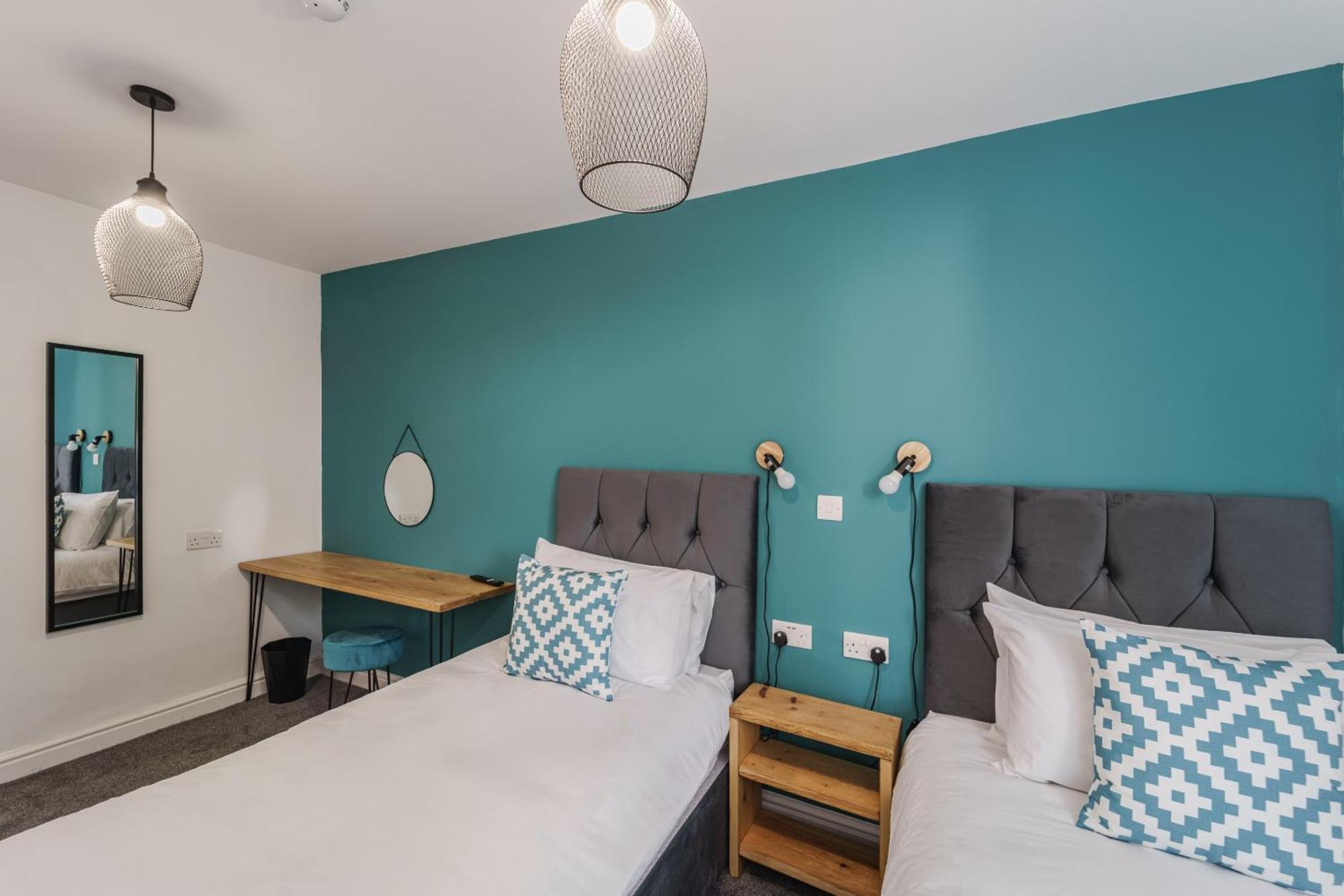 Deluxe Studio Apartments Derby Bagian luar foto